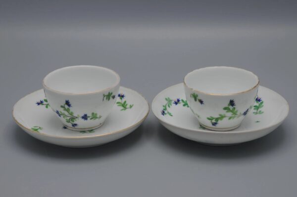 Paris porcelain - 2 cups and saucers, cornflowers decor 'Barbeaux', 18th century