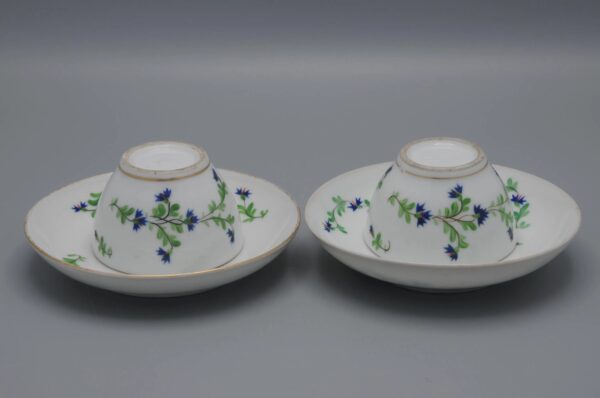 Paris porcelain - 2 cups and saucers, cornflowers decor 'Barbeaux', 18th century