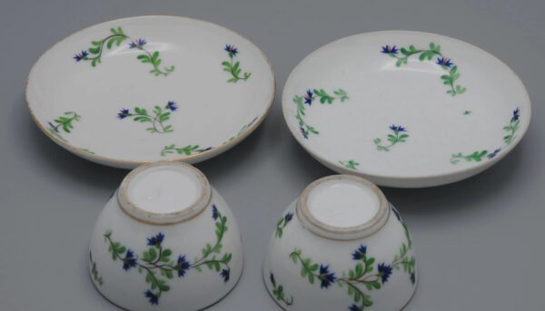 Paris porcelain - 2 cups and saucers, cornflowers decor 'Barbeaux', 18th century