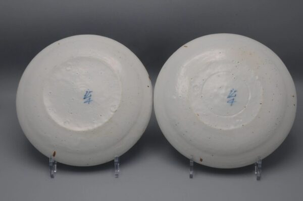 Excellent pair of 18th century Delft plates - Van Lockhorst
