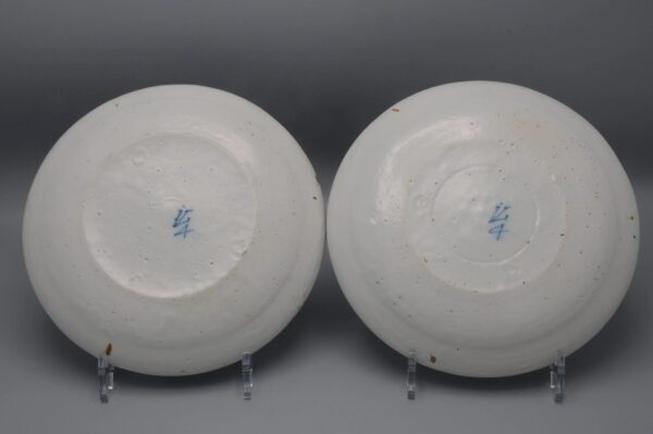 Excellent pair of 18th century Delft plates - Van Lockhorst