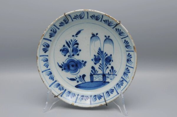 Delft - 18th century 'Chinoiserie' Blue and White Delft Plate