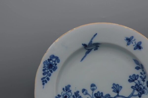 English Delft - Blue and white chinoiserie delftware plate - 18th century