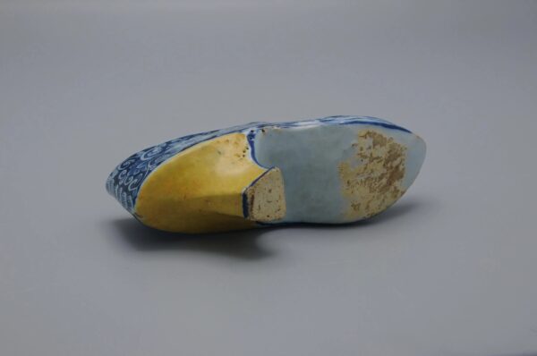 Delft - Polychrome model of a shoe