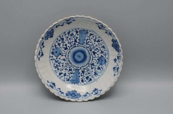 Delft small size chinoiserie plate, mid 18th century