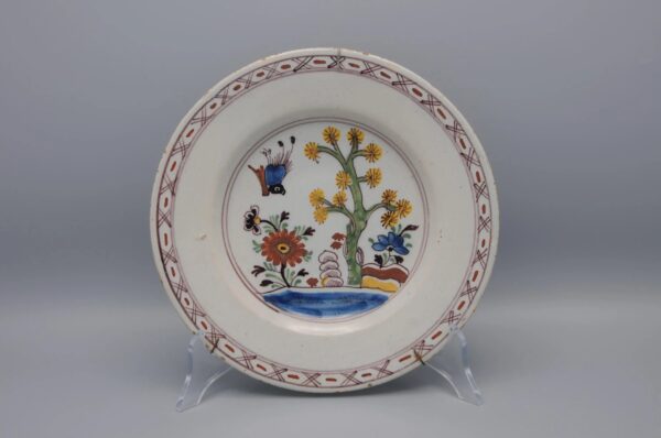 Delft polychrome chinoiserie plate - mid 18th century