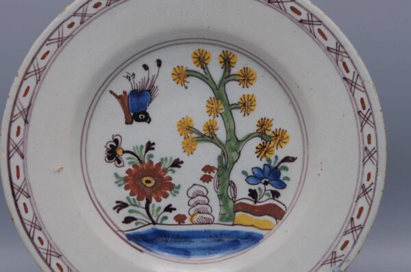 Delft polychrome chinoiserie plate - mid 18th century