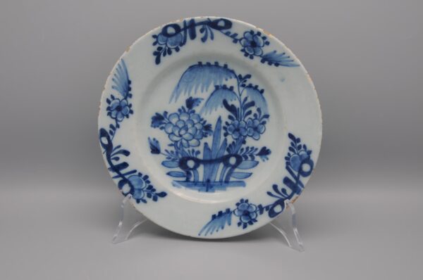 Delft chinoiserie plate - Mid 18th century