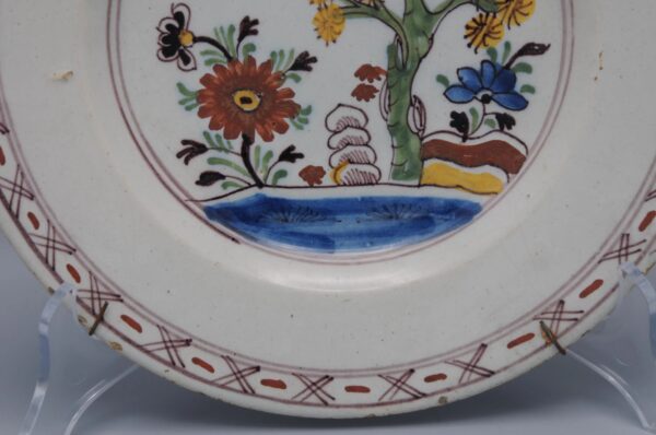 Delft polychrome chinoiserie plate - mid 18th century