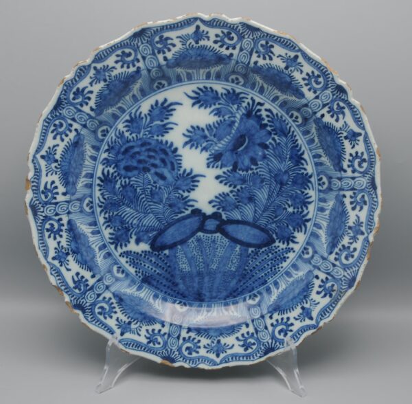 Delft Kangxi style charger, 'The Porcelain Axe', 18th century