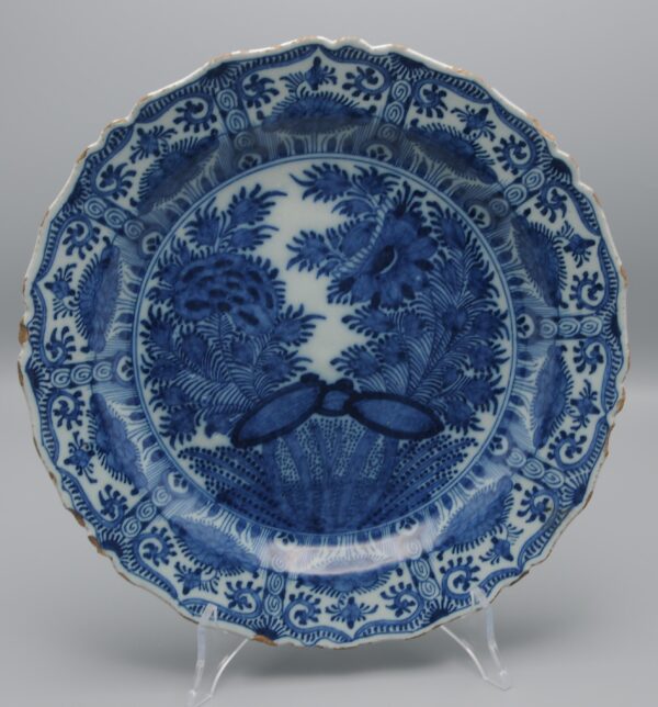 Delft Kangxi style charger, 'The Porcelain Axe', 18th century