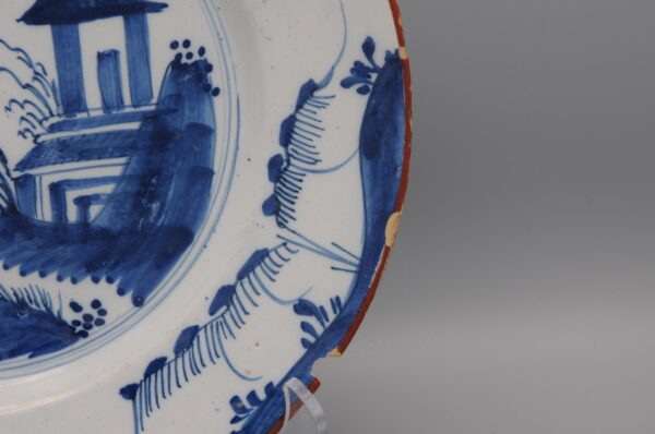 Delft chinoiserie plate - Mid 18th century