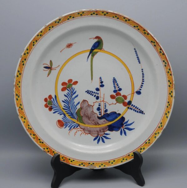 Delft polychrome charger with a Parrot - 1st half 18th century