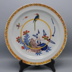 Delft polychrome charger with a Parrot - 1st half 18th century