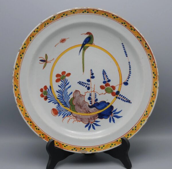 Delft polychrome charger with a Parrot - 1st half 18th century