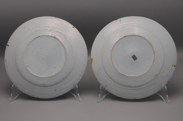 Dutch Delft - pair of Neoclassical Delft plates ca 1800