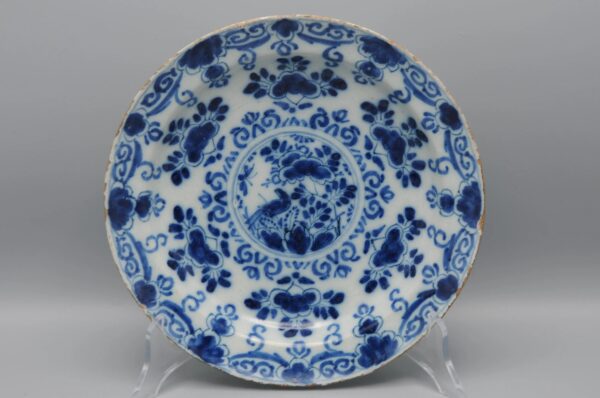 Delft chinoiserie plate - 1st half 18th century