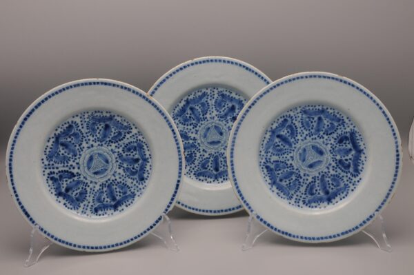 Dutch Delft - pair of Neoclassical Delft plates ca 1800