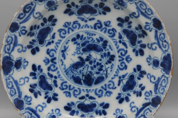 Delft chinoiserie plate - 1st half 18th century