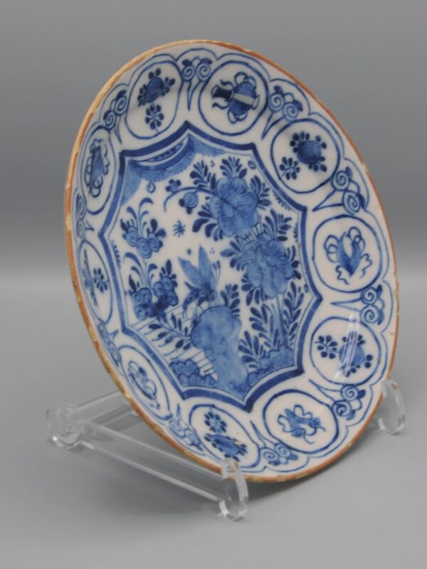 Delft "De Witte Starre" - 18th century Dragonfly Plate