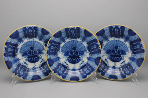 Delft set of 3 'Peacock' plates by 'De Blompot' - second half 18th century