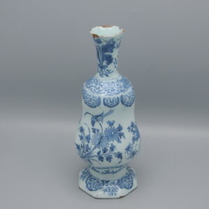 Delft - octagonal kalbas shaped vase, late 17th century
